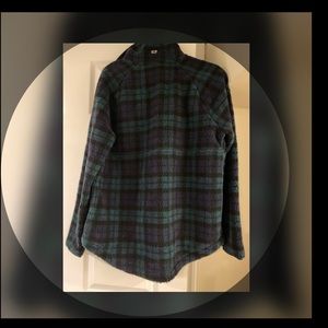 Vineyard vines Sherpa placket size L